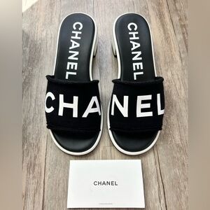 CHANEL 24 C Black White CHA NEL Letter Logo Mule Slide Block Heel Sandal 38.5